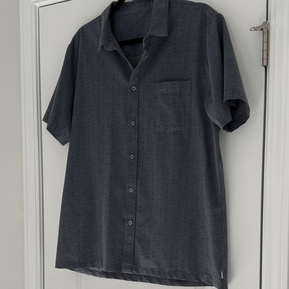 Vuori Men’s Button Down Shirt